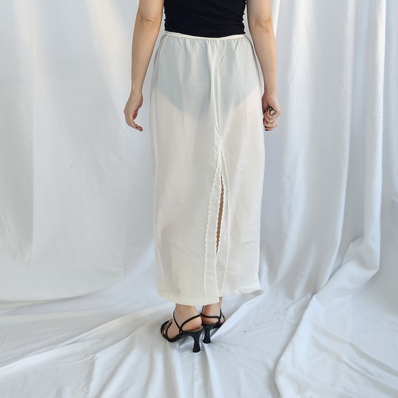 80s Poly Nylon Whiye Maxi Slip - Picture 3 of 6